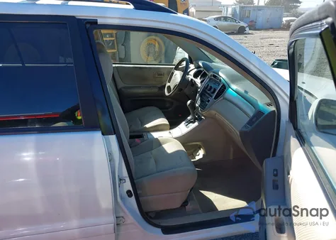 2005 Toyota Highlander V6 from USA, damaged, VIN JTEEP21A350108281